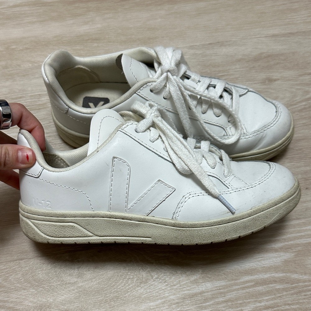 Veja Off-White Casual Sneakers